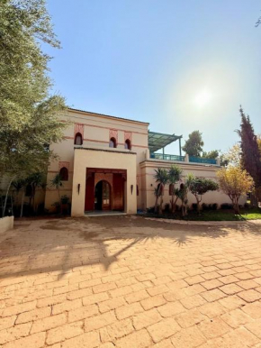 Luxury villa 4 bedrooms in oasis palmeraie village Villa Palm Haven